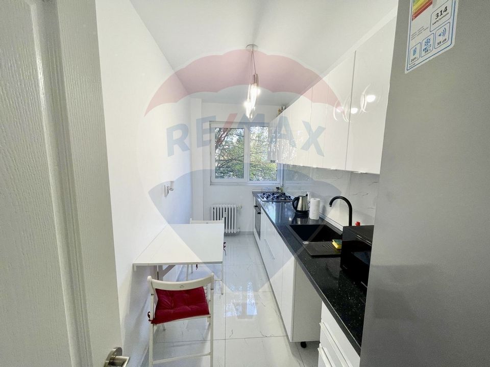 Apartament cu 3 camere de închiriat în zona Victoriei