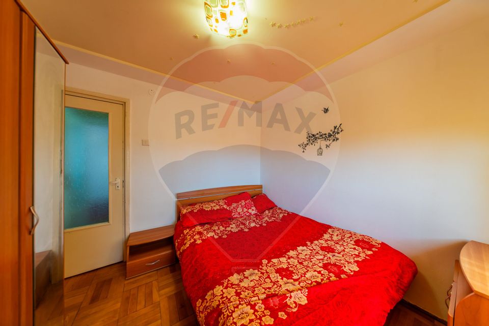 Apartament cu 3 camere de vânzare, zona Fortuna