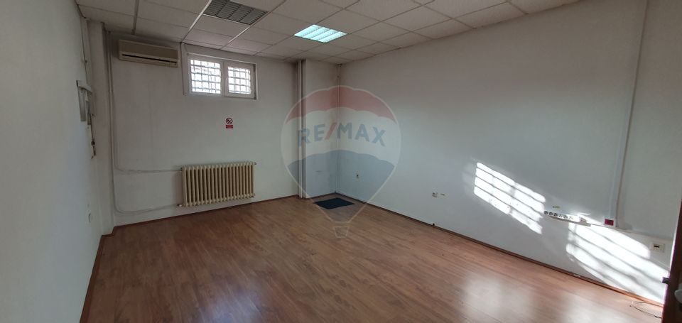 173sq.m Commercial Space for rent, Ultracentral area