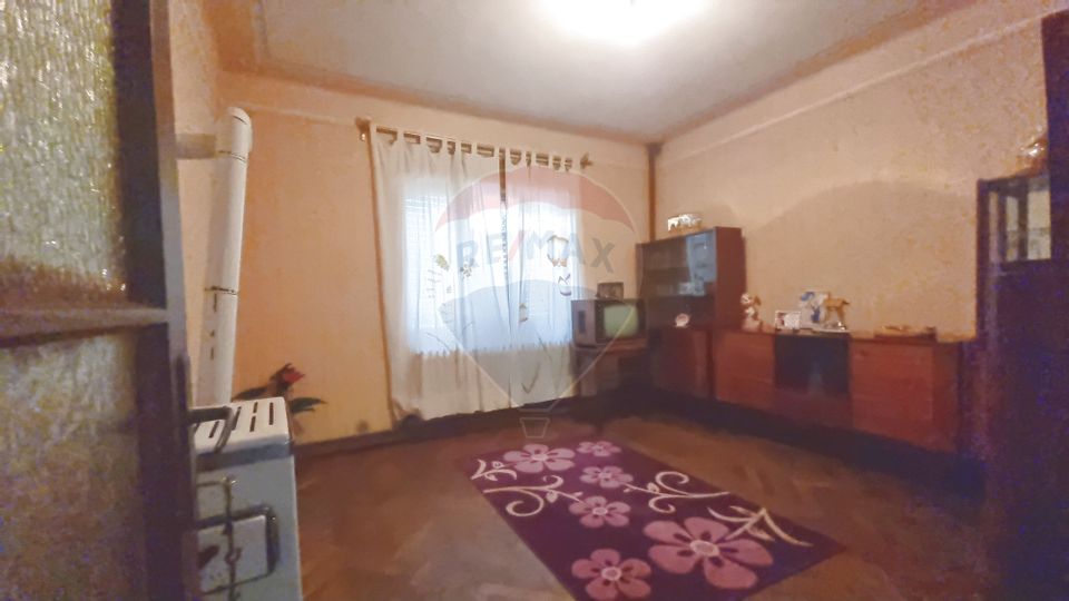 6 room House / Villa for sale, Est area