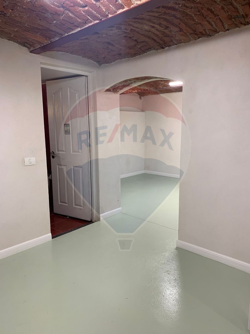 Spațiu comercial de închiriat 40 mp, în zona Decebal