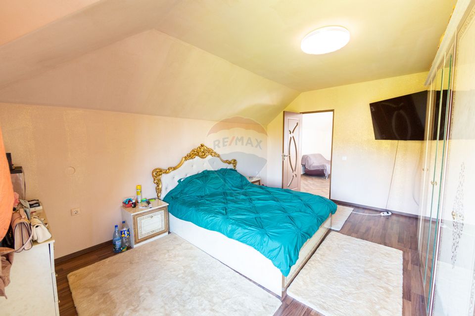 Casă individuala cu priveliste, 5 dormitoare, teren generos Baciu