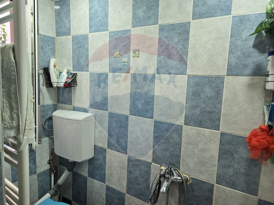 Apartament cu 3 camere de vânzare în zona Central