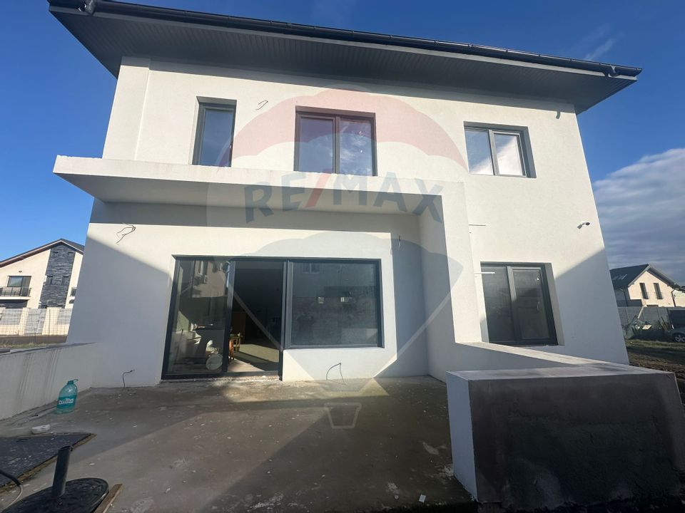 5 room House / Villa for sale