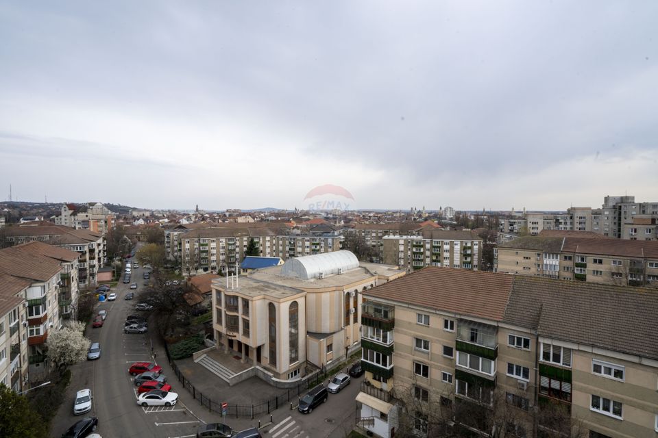 De vânzare apartament cu 4 camere, Bulevardul Decebal