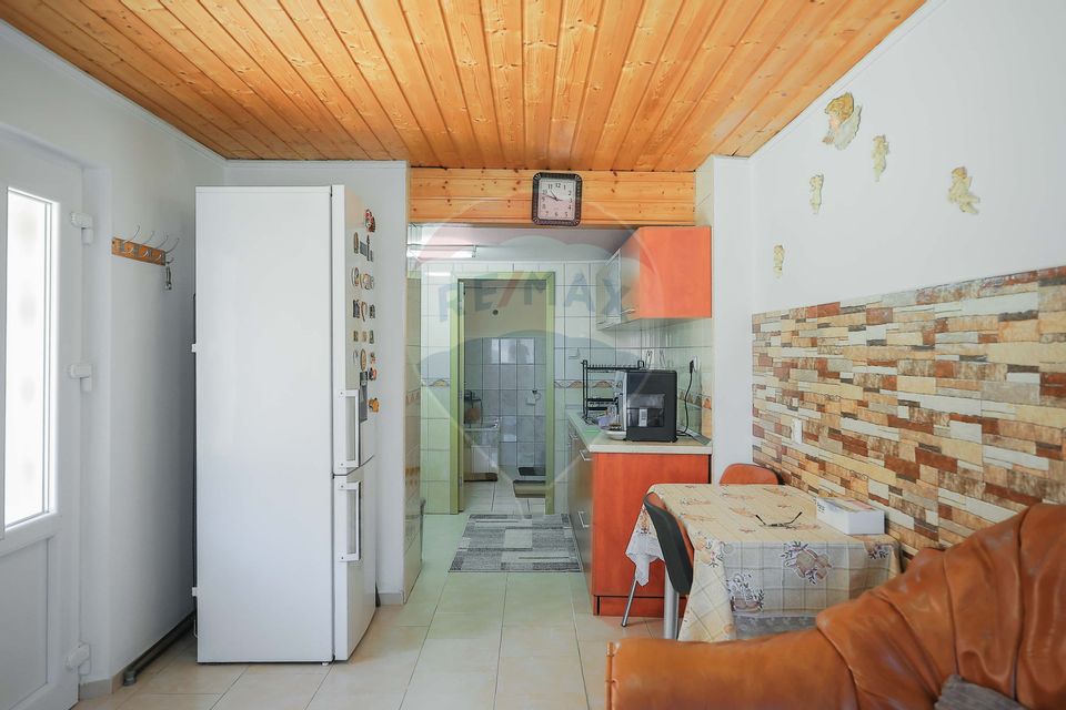 Casă și teren de 1397 mp de vânzare în Ineu, la 18 km de Oradea