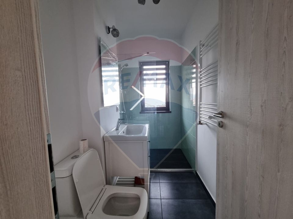 Penthouse 3 camere și loc de parcare, de închiriat, Cristian(REZERVAT)