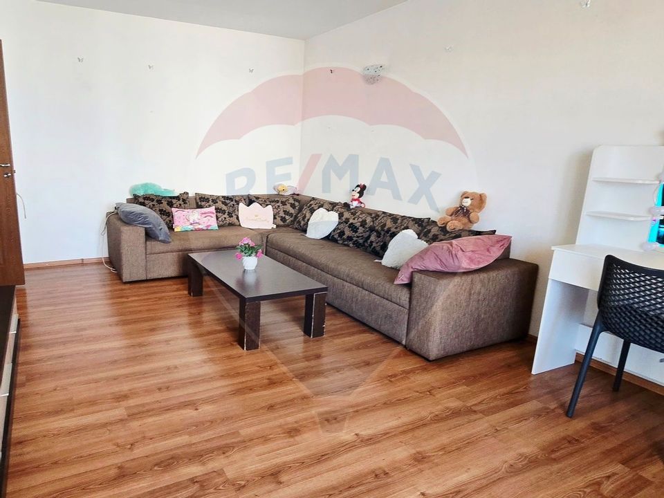 Apartament spatios cu loc de parcare privat în zona Palazu Mare