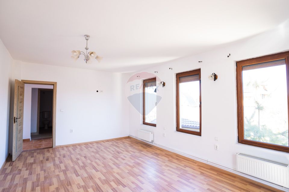 Casă individuală de Vânzare, 242mp utili+ teren de 380mp, în Pitești