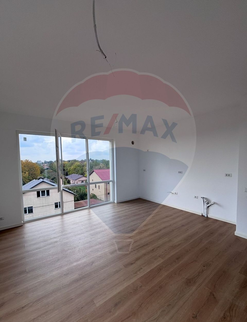 De Vanzare Apartament 3 camere Buftea