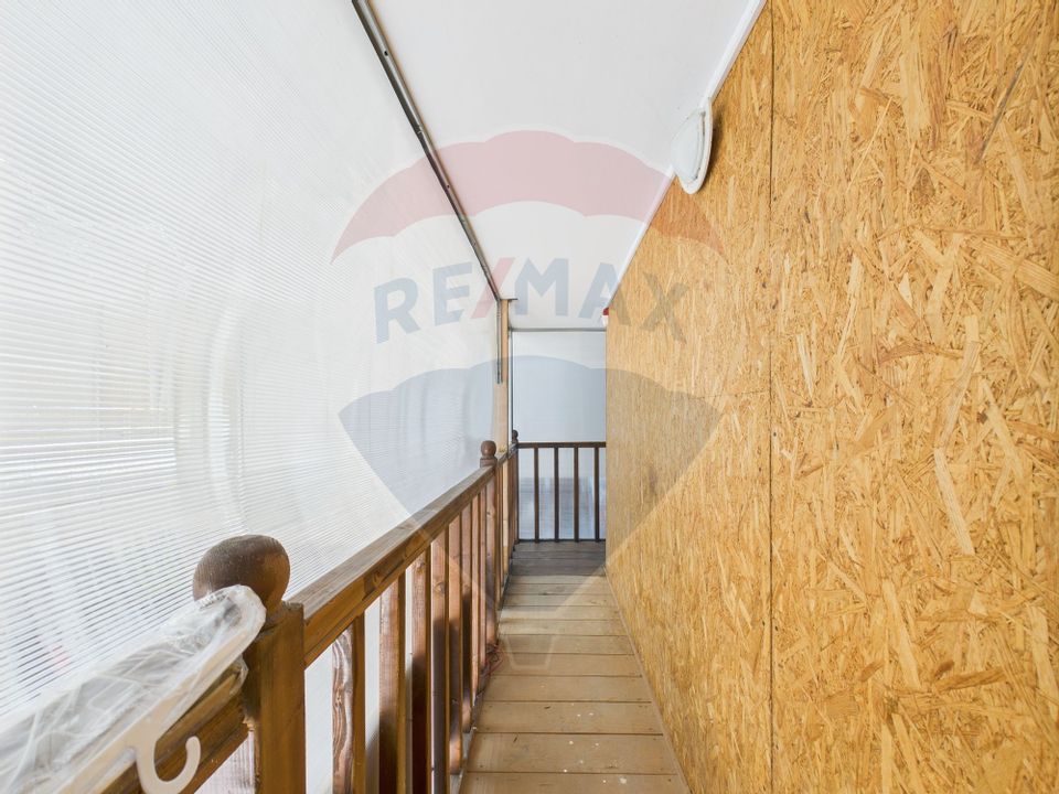 Hala, teren 5000 mp si casa in Potlogi- 38 km pana in Bucuresti