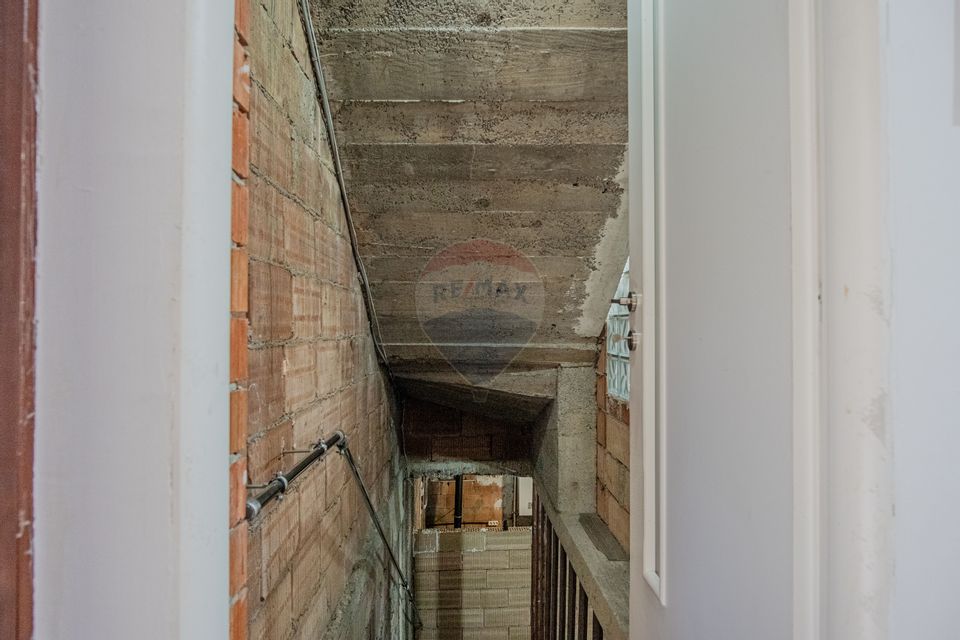 Casa de vanzare 7 camere | CURTE 953 mp | Colonia 1 Mai | COMISION 0 |