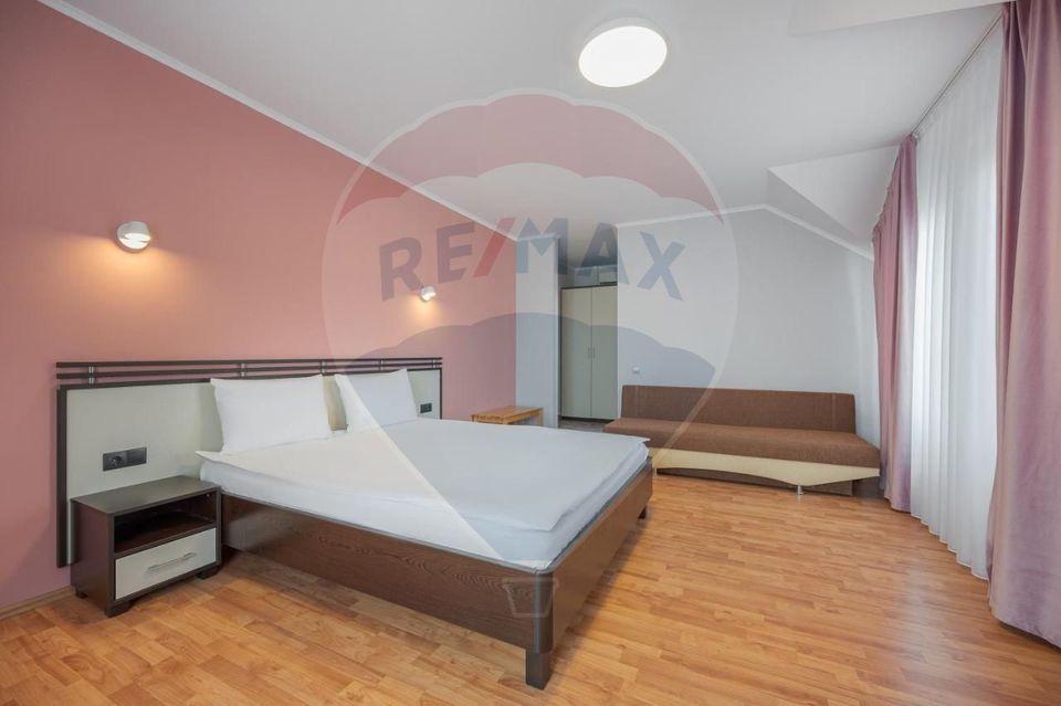 Casă / Vilă cu 16 camere de vânzare Sanmartin/Stefan cel Mare