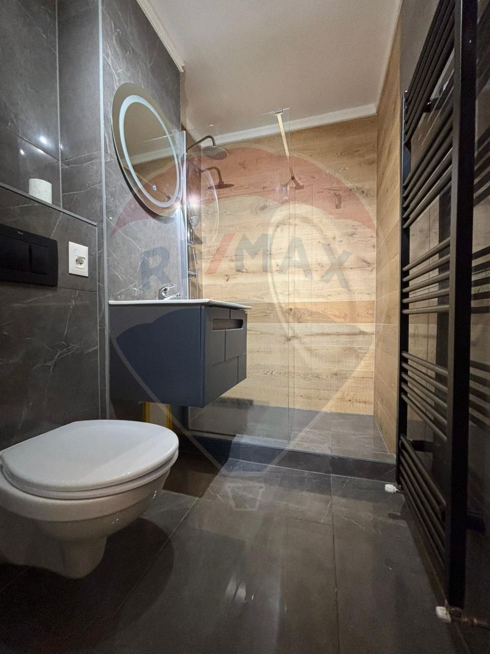 Apartament cu 1 camere de vânzare pe strada MOTORULUI renovata recent