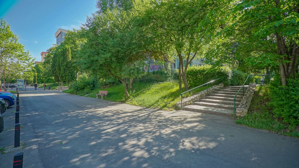 Apartament cu 3 camere de vânzare în Centrul Civic, B-dul Victoriei