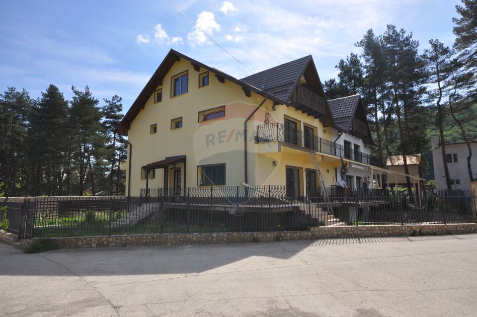 SOLD!!! House / Villa with 4 rooms for sale in Bunloc area, Brasov