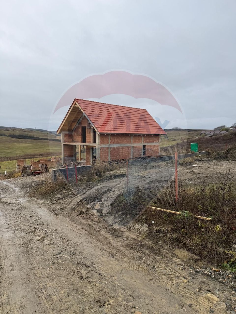 Casa la rosu, 800mp teren,  front 24, Jucu de Sus, comision 0