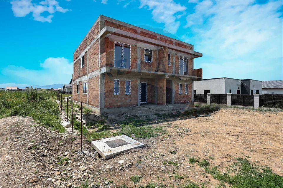 4 room House / Villa for sale