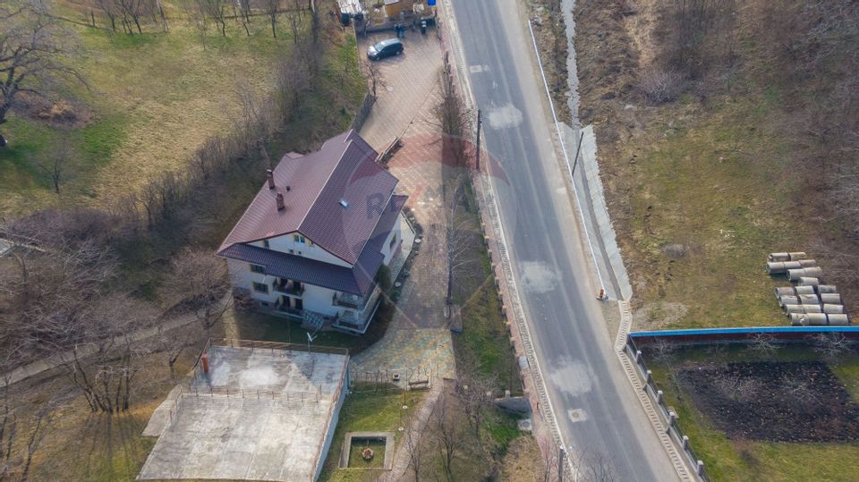 Hotel / Pensiune cu 15 camere de vânzare în zona Central