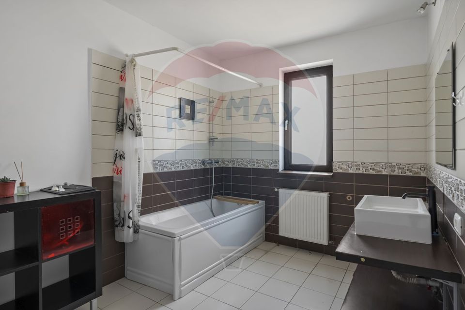 Casa individuala spatioasa cu 6 camere, cu gradina de 572 mp in Gulia