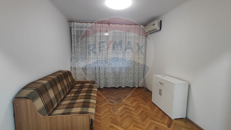 De inchiriat apartament 3 camere spatios  etaj 1 Splaiul Crisanei
