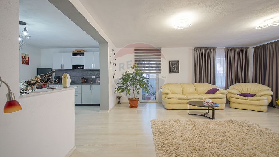 Comision zero, casa individuala + cabana A frame in Bod, la intrare