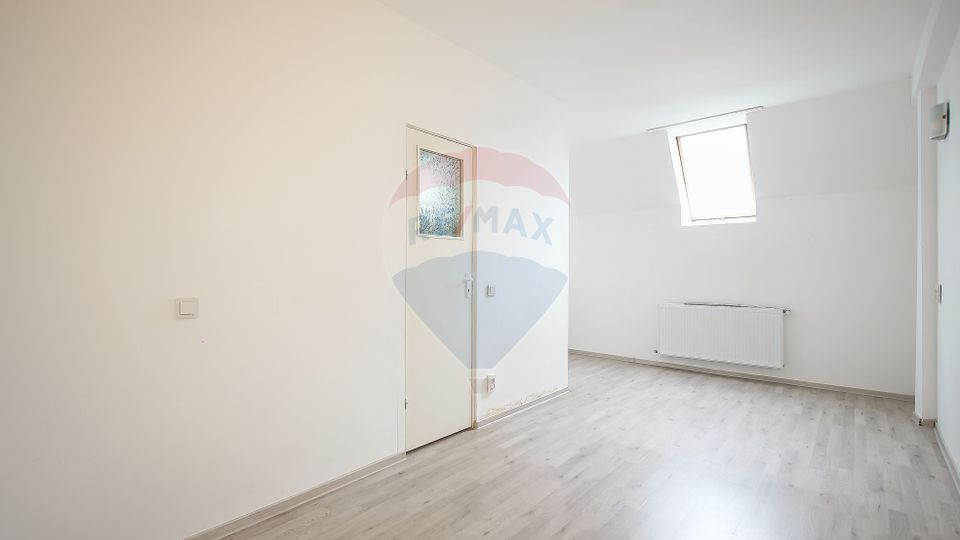 400sq.m Office Space for rent, Central area