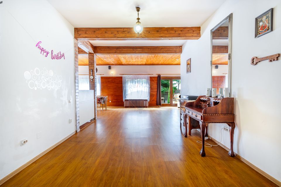 Cabana cu 7 camere de vânzare, 387 mp util, 1300 mp teren!