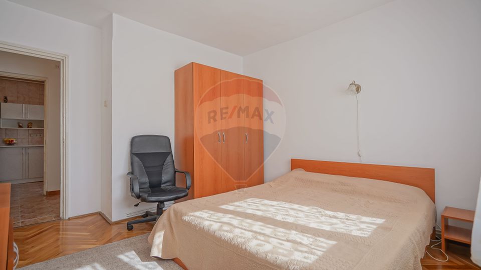 3 room Apartment for sale, Tractorul area