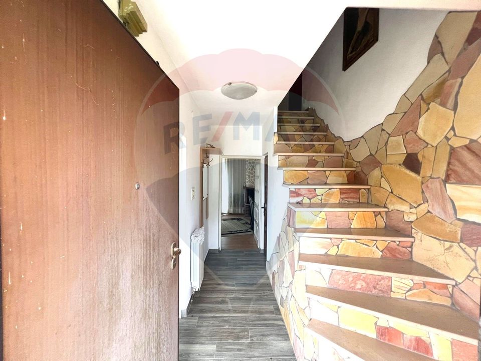 Casă / Vilă cu 6 camere de vânzare în com. Răcăciuni