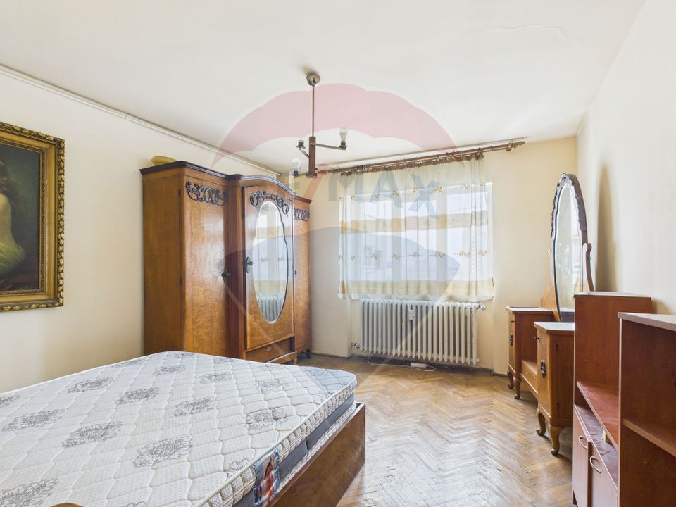Apartament cu 3 camere în zona – 1 Mai / Domenii