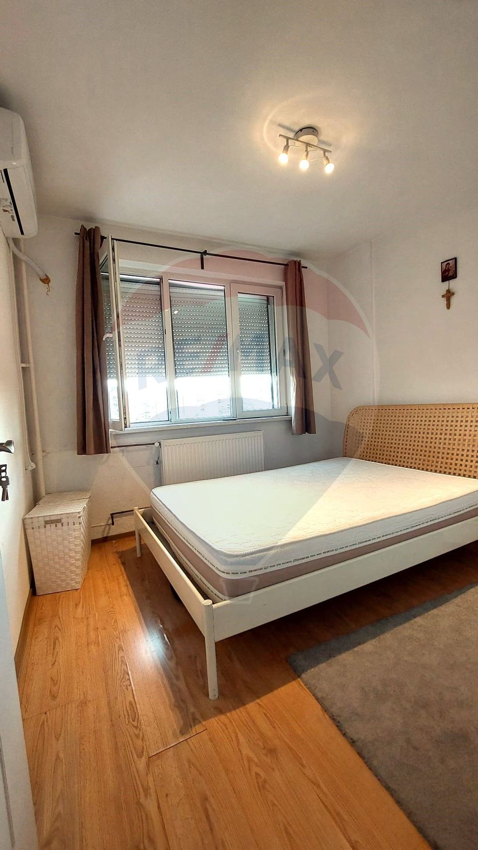 For rentapartment 3 rooms, Drumul Taberei, private parking