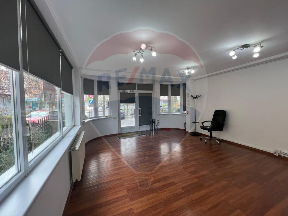 70sq.m Commercial Space for rent, Ultracentral area