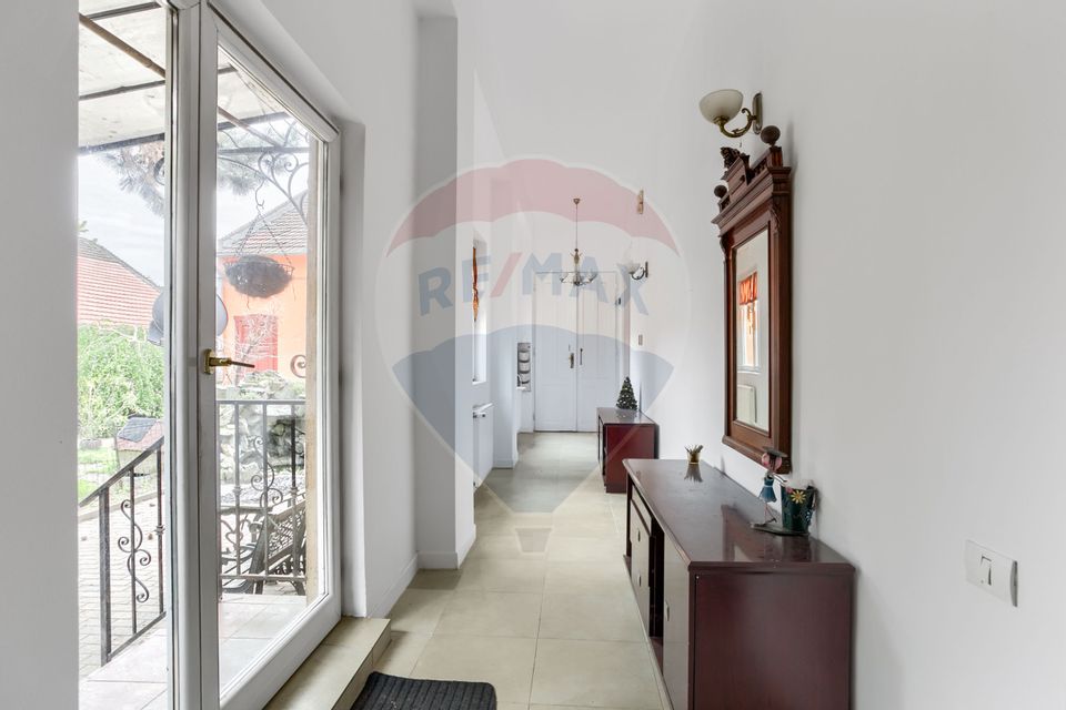 9 room Apartment for sale, Central area