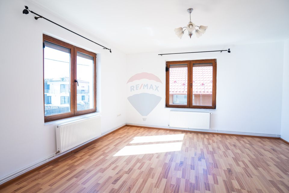 Casă individuală de Vânzare, 242mp utili+ teren de 380mp, în Pitești