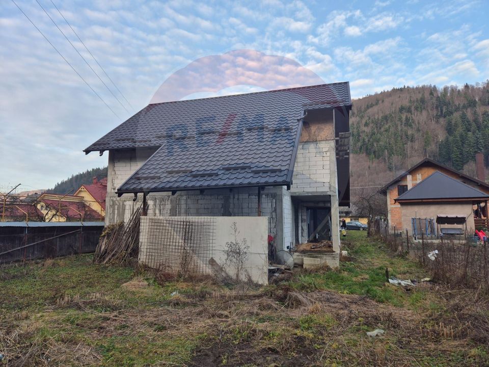 5 room House / Villa for sale