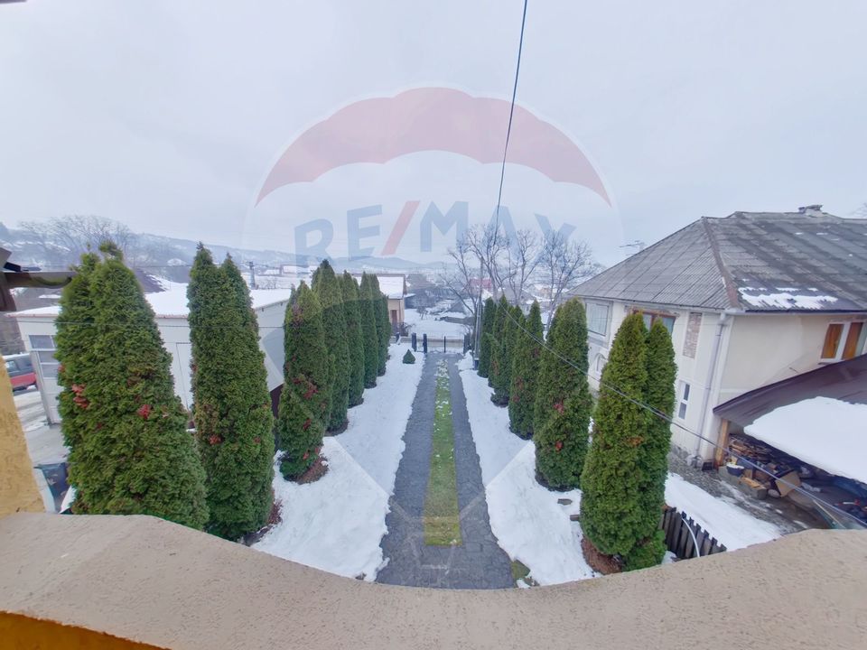 8 room House / Villa for sale