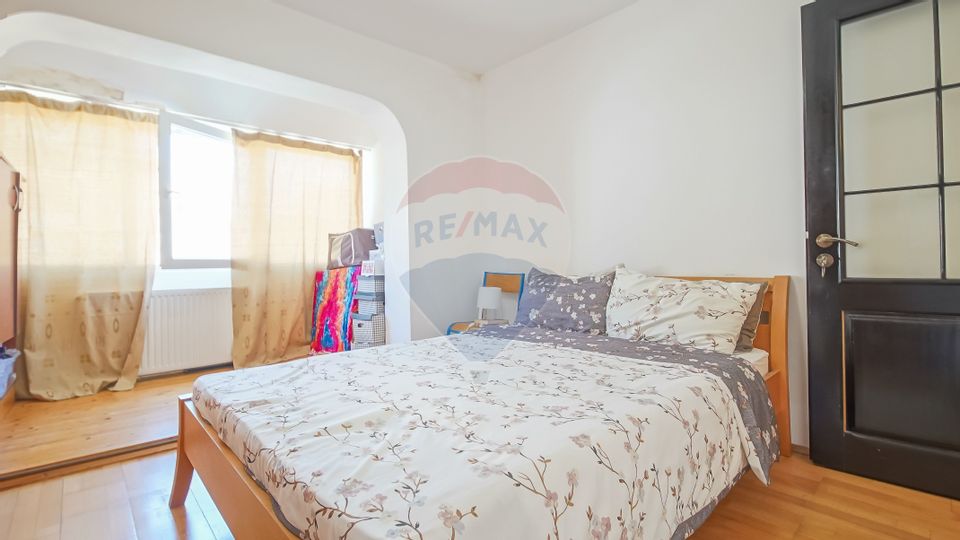 De vanzare 4 camere Racadau-zona Parcul Trandafirilor