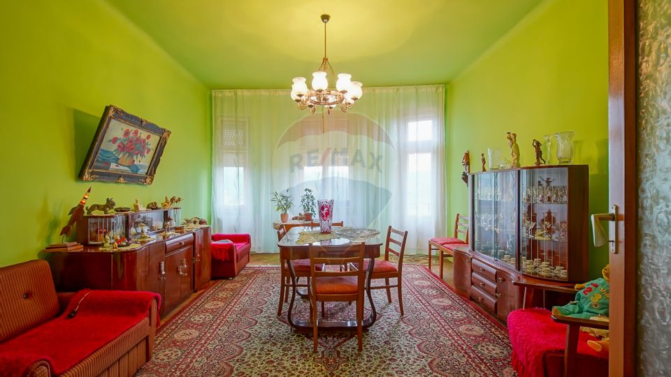 Casă / Vilă cu 5 camere de vânzare în zona Schei, Cotun 9