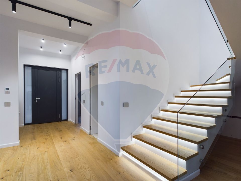 5 room House / Villa for sale