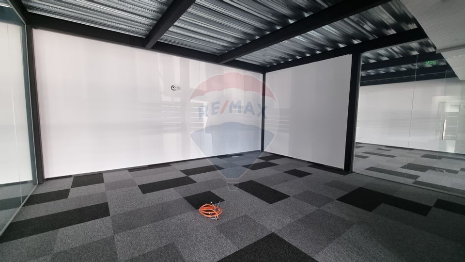 Ultra-modern office space in the Preciziei area