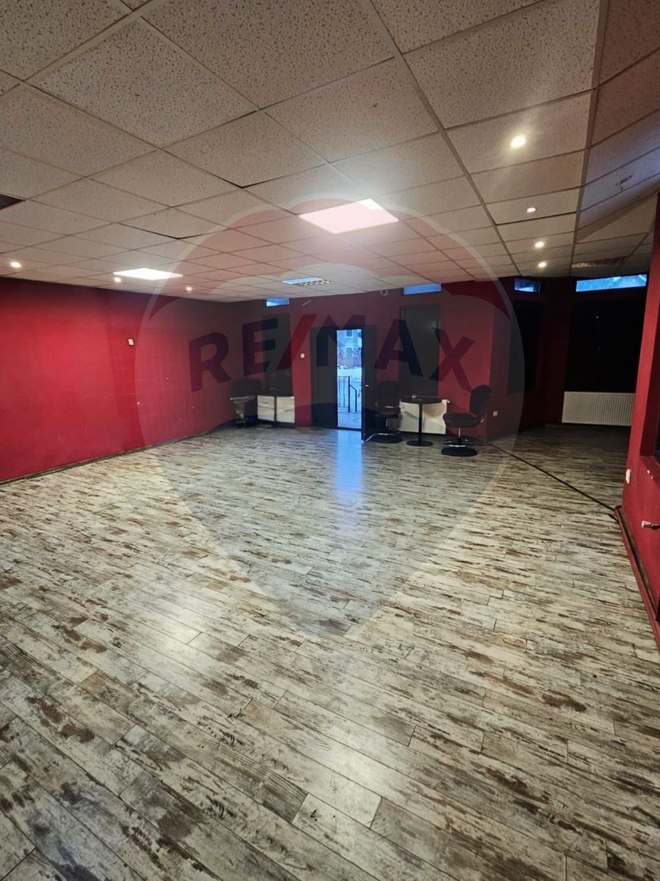 100sq.m Commercial Space for rent