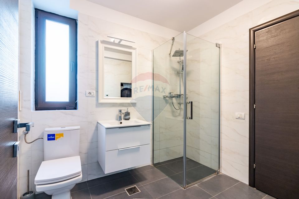 Vanzare Vila Individuala mare | 7 camere, 2 terase | P+1+2R | Curte