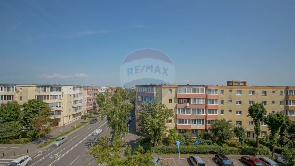 3 room Apartment for sale, Tractorul area