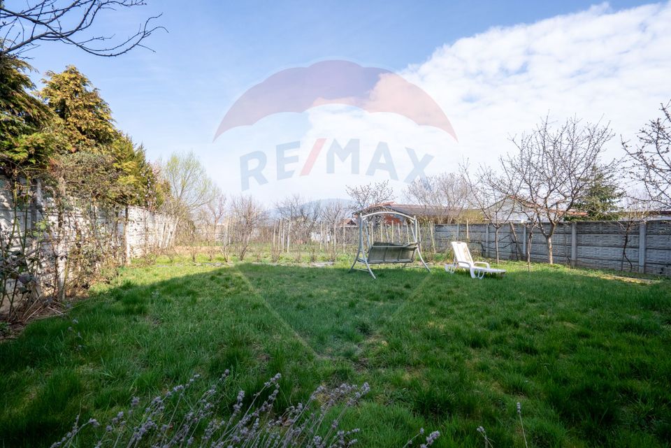 De vânzare Casă spațioasă cu teren 1.000 mp Beverly Hills, Sanmartin