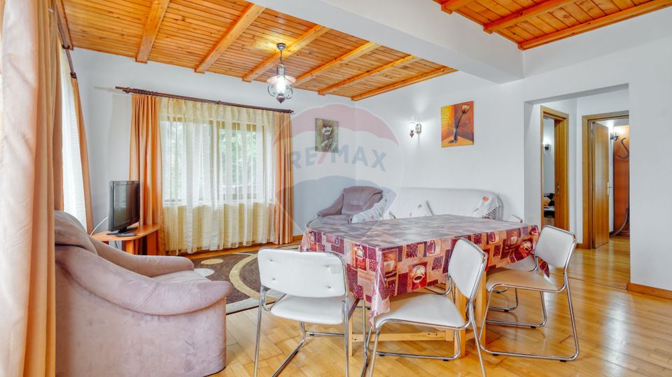 Vilă de vânzare în Predeal – vedere panoramică către pârtia de schi