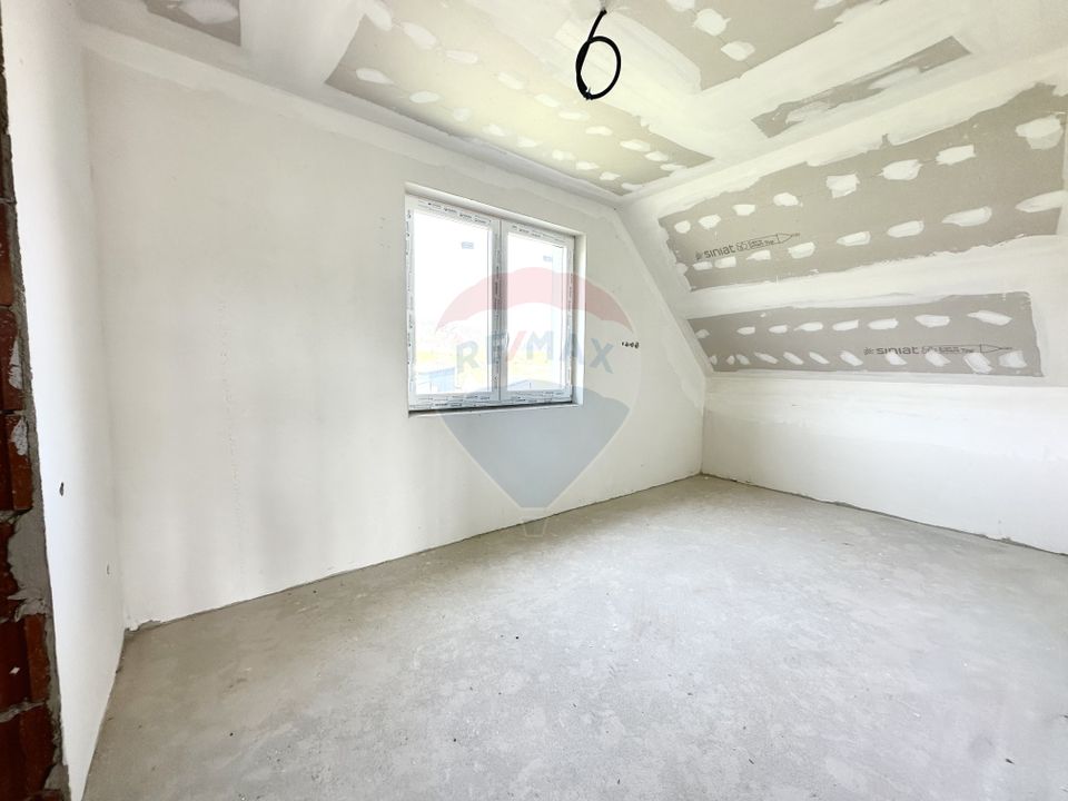 4 room House / Villa for sale