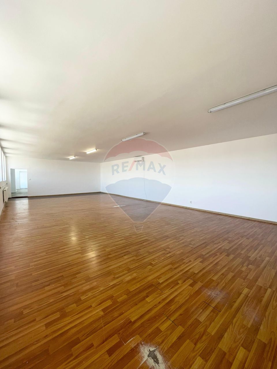 Spațiu de birou de inchiriat in zona Uta