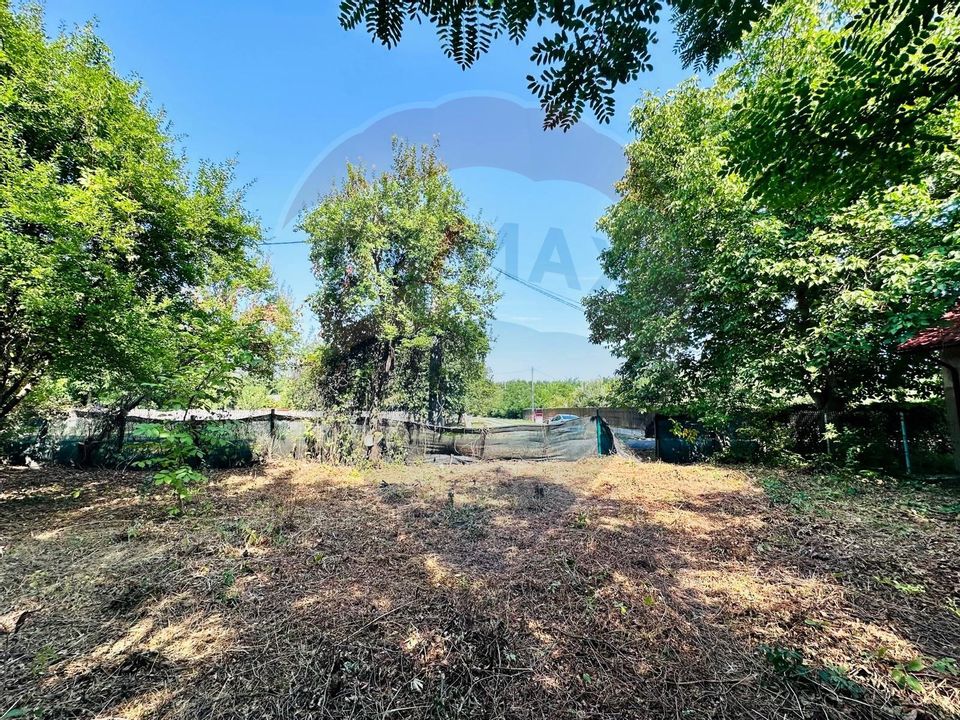 Land 1,500sqm Livedea / Strada Plopilor