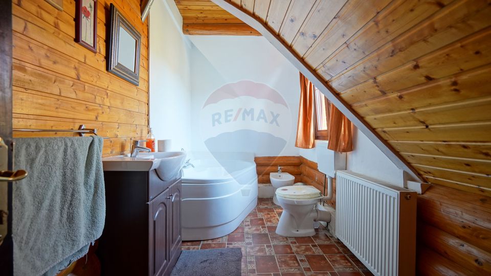 8 room House / Villa for sale